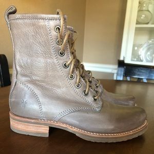Frye Veronica combat
